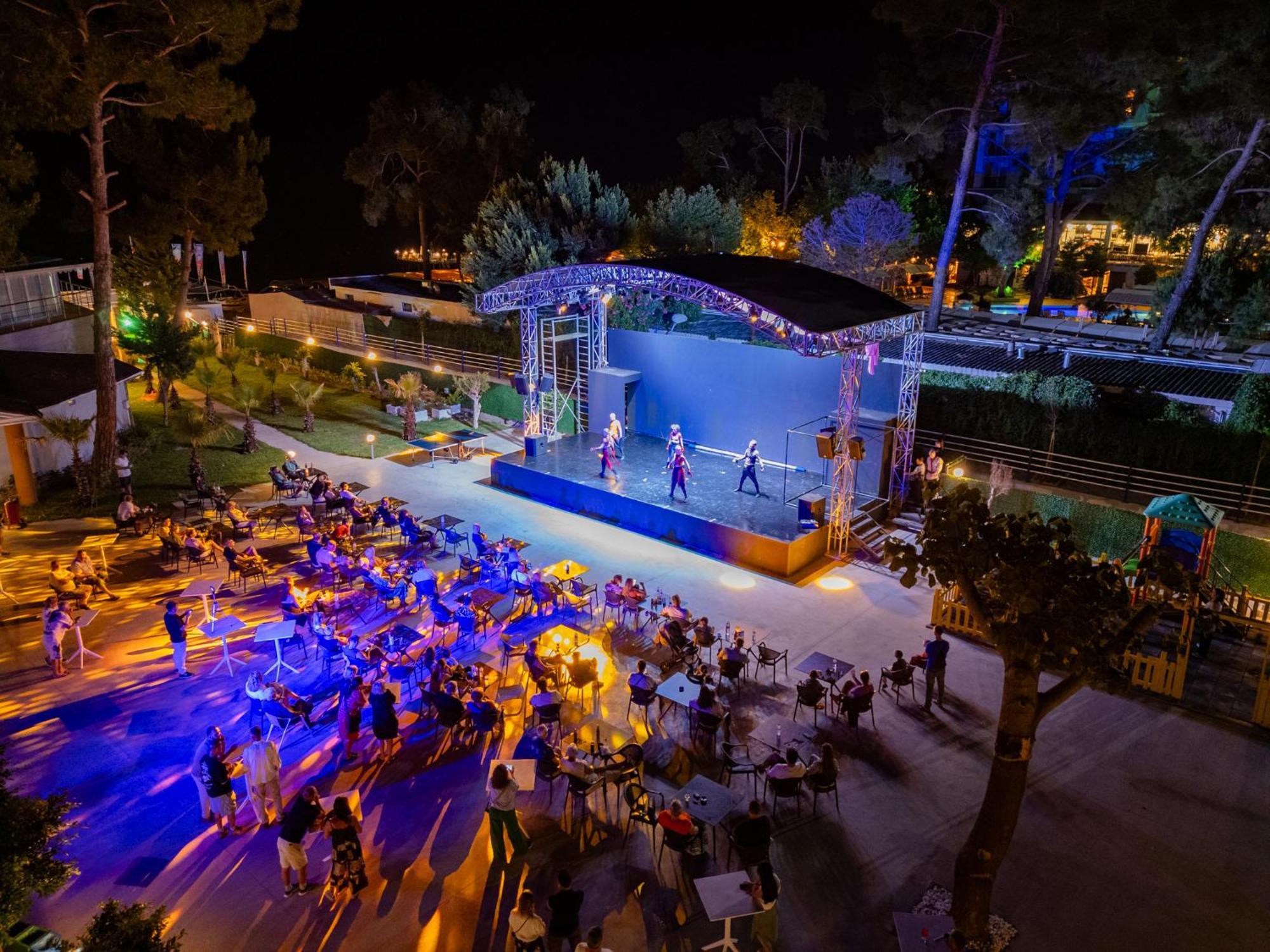 Hotel Fore & 4*